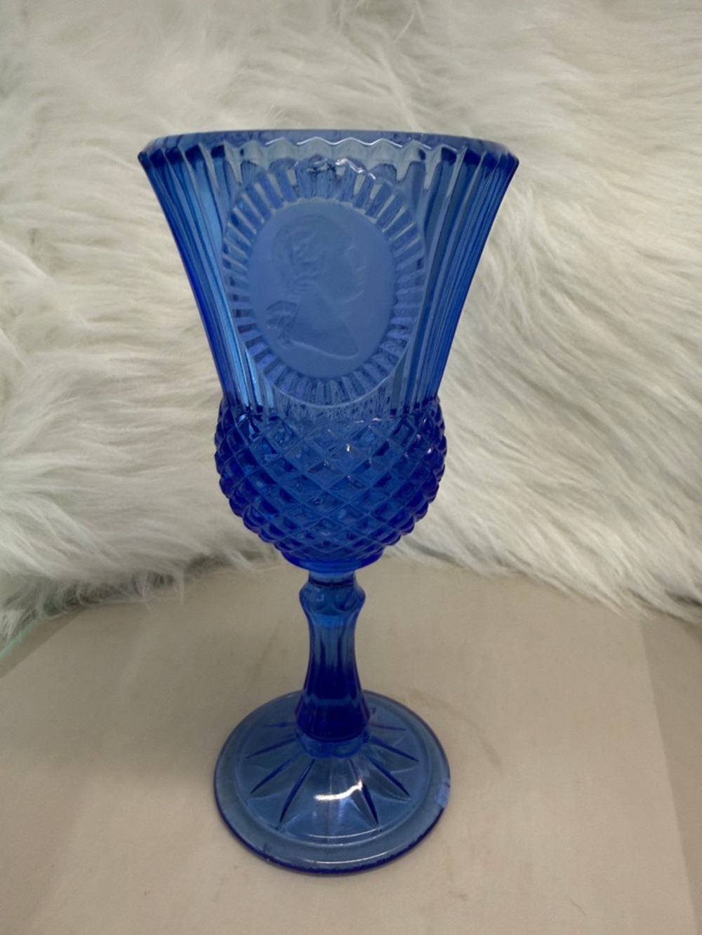 Avon Fostoria George Washington Blue Pressed Glass Goblet Cameo Medallion